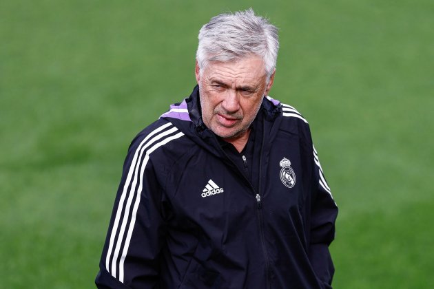 Carlo Ancelotti serio entrenamiento Real Madrid / Foto: EFE