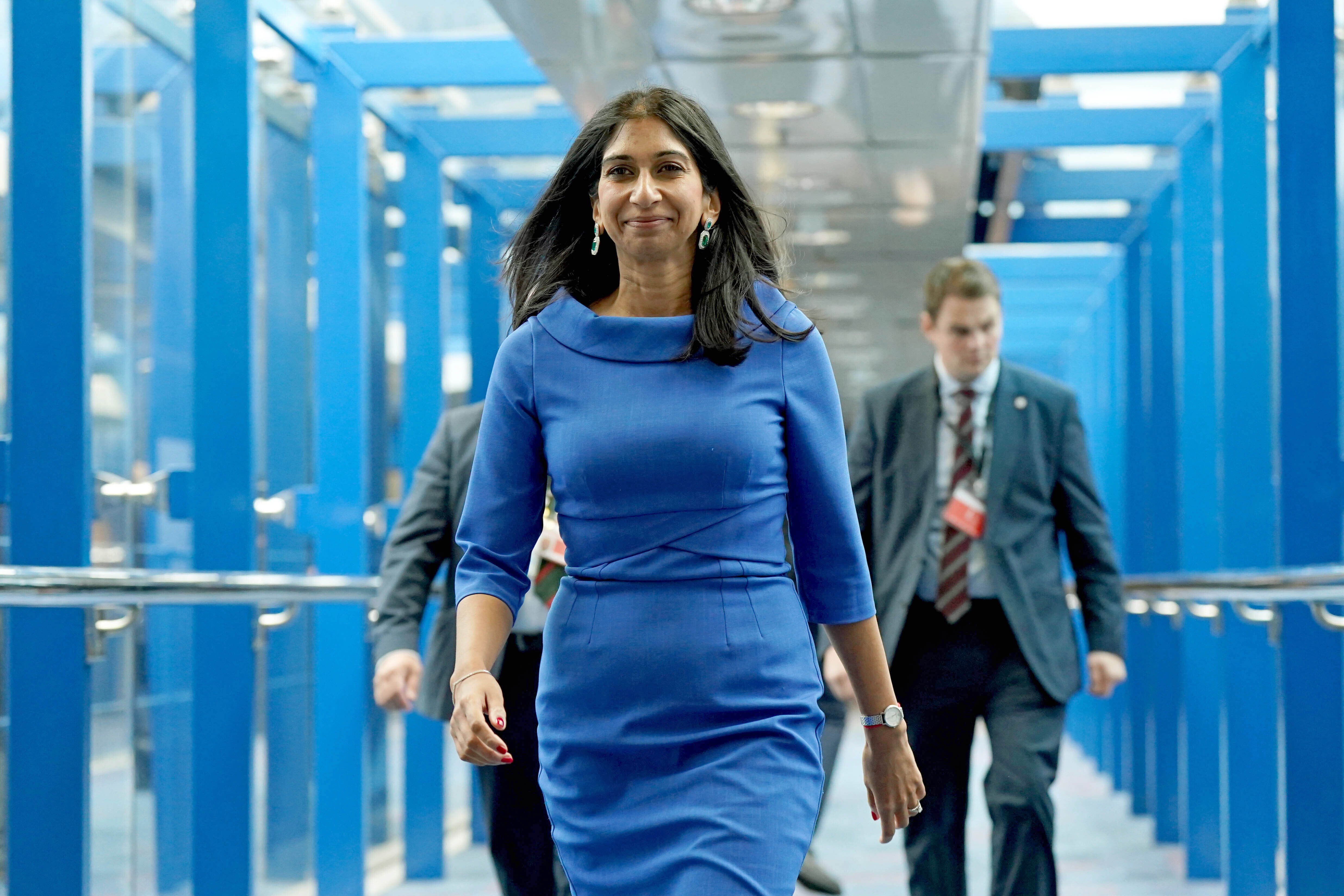 Dimiteix la ministra d'Interior britànica, Suella Braverman, i augmenta la pressió sobre Liz Truss