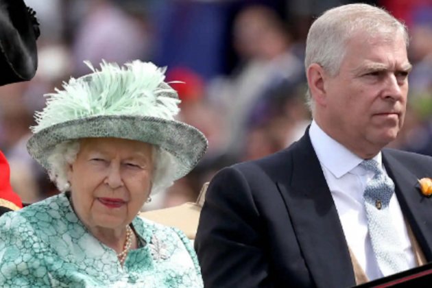 Isabel II y el príncipe Andrew GTRES Isabel II y el príncipe Andrew GTRES