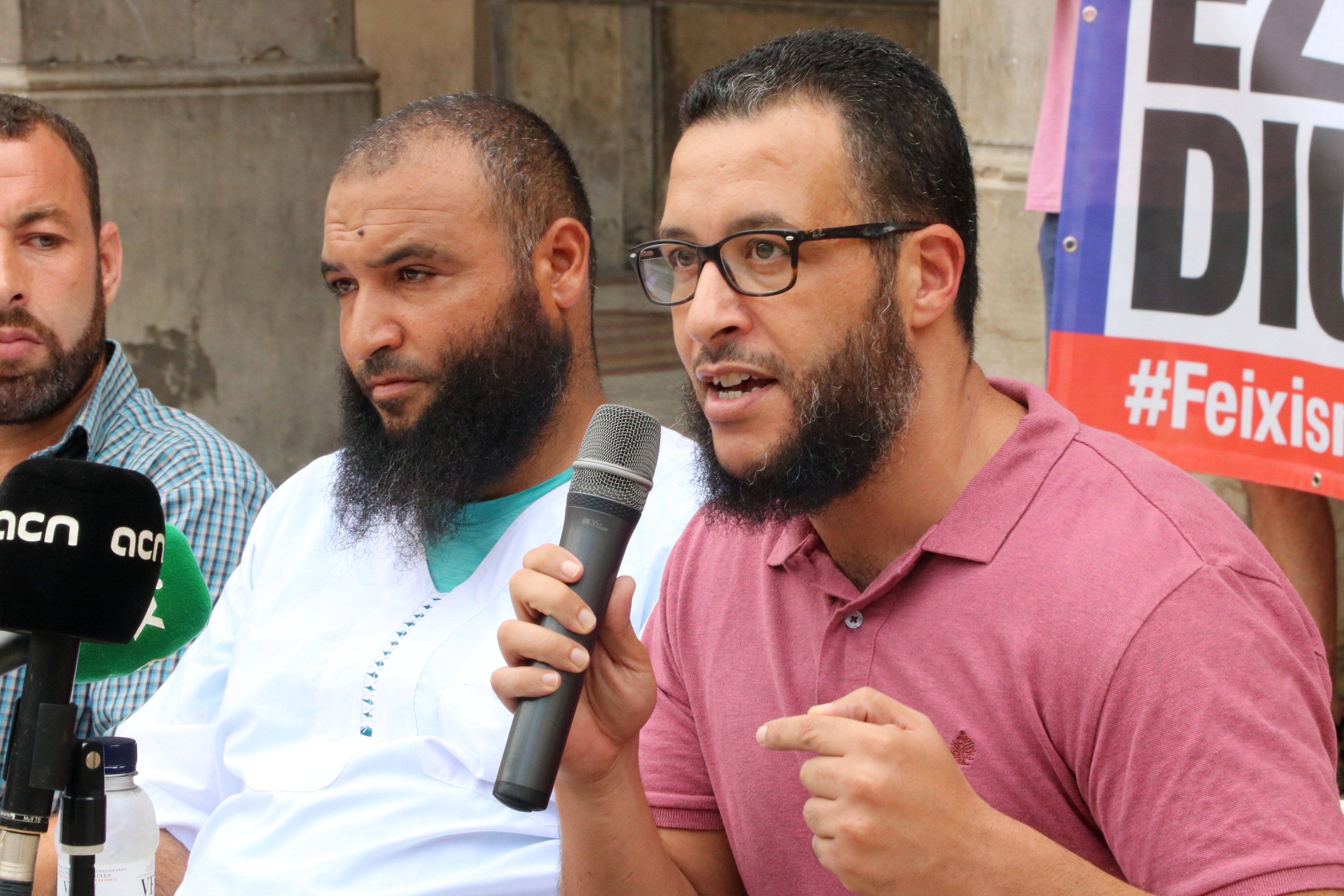 Fracassa l'intent de frenar les expulsions dels activistes Said Badaoui i Azbir