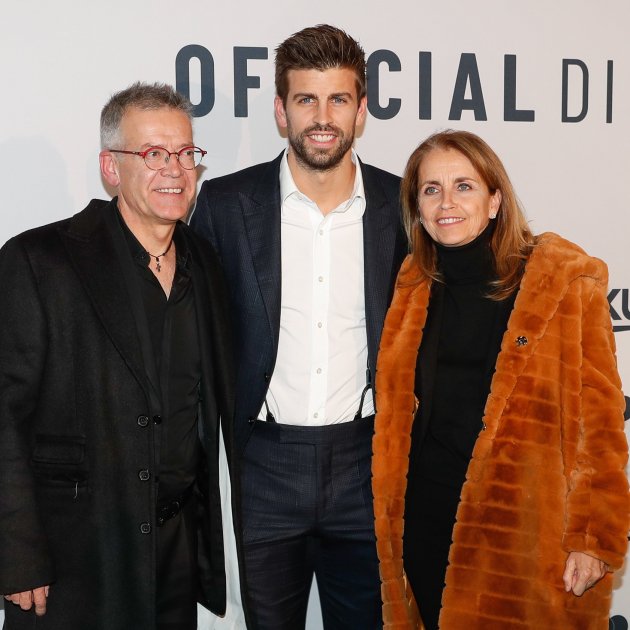 Gerard Piqué i els seus pares GTRES