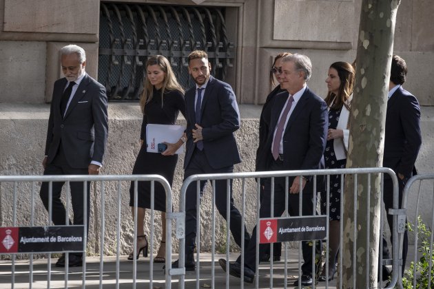 Judici Neymar segon dia arribada mirada / Foto: Carlos Baglietto