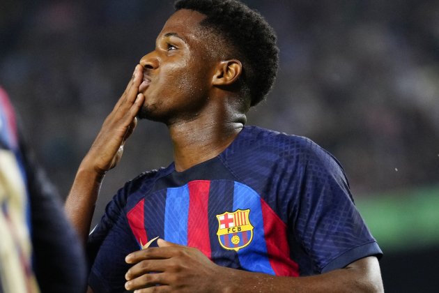 Ansu Fati gol beso Barça / Foto: EFE Ansu Fati gol beso Barça / Foto: EFE