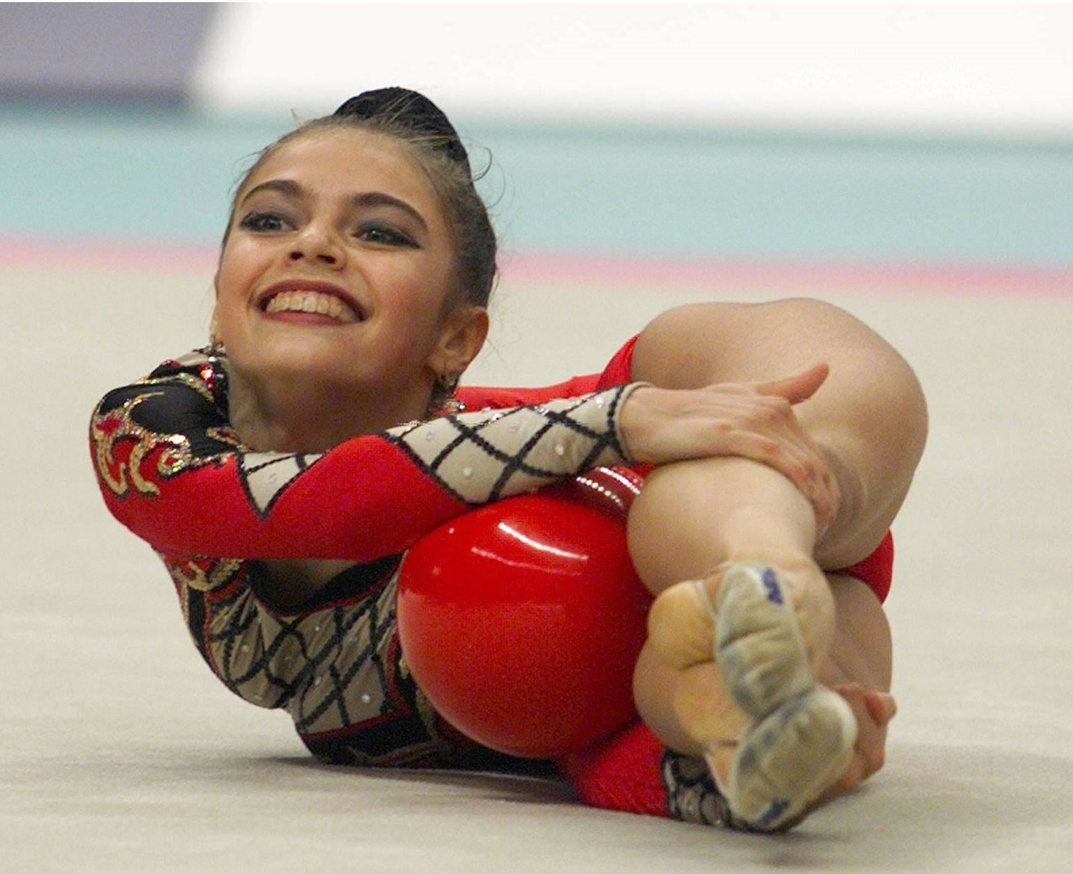 Ucrania sanciona a Alina Kabaeva, supuesta amante de Putin, las hijas y miles de figuras de Rusia