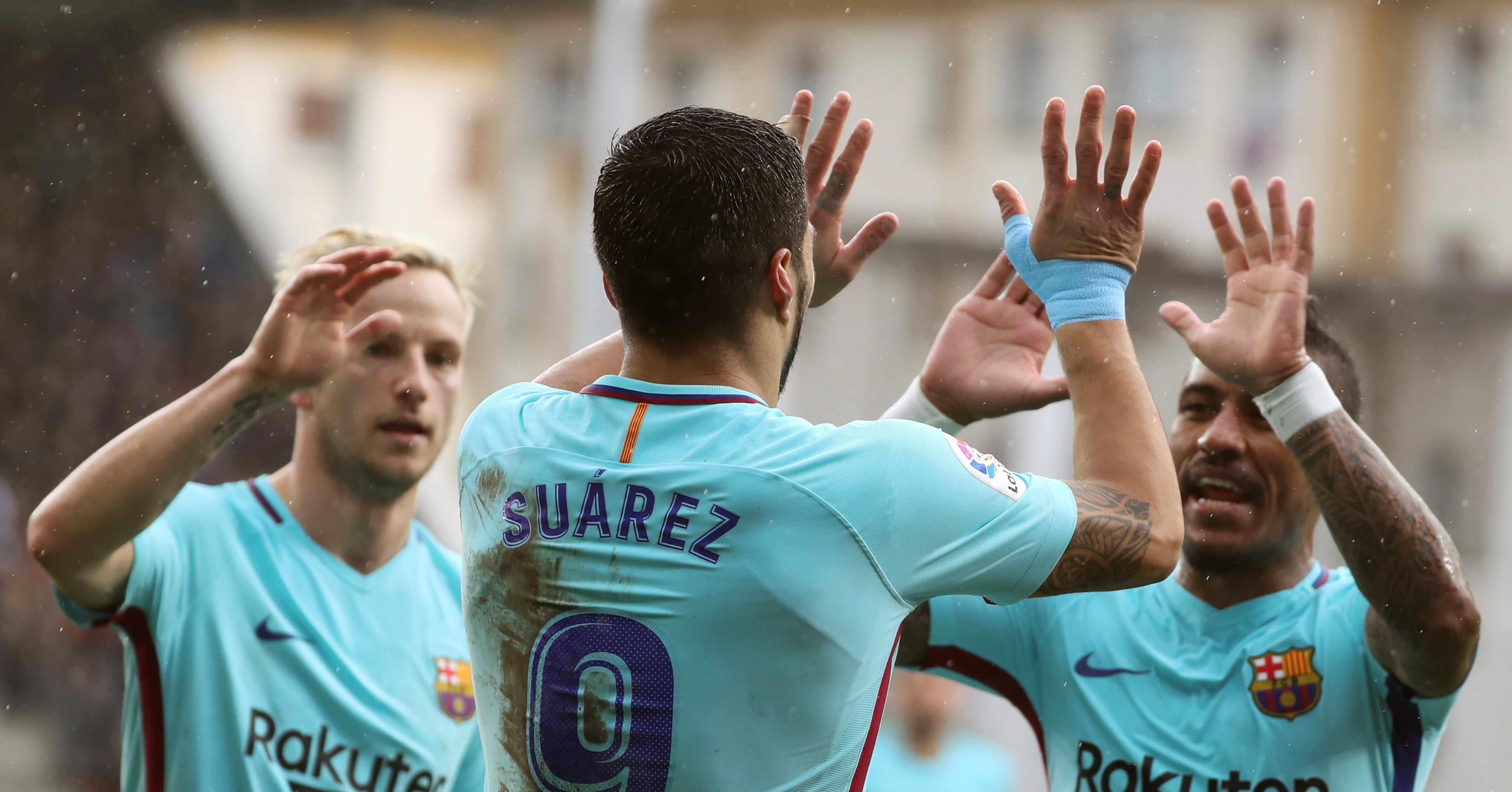 Suárez endereza al Barça en Ipurua (0-2)