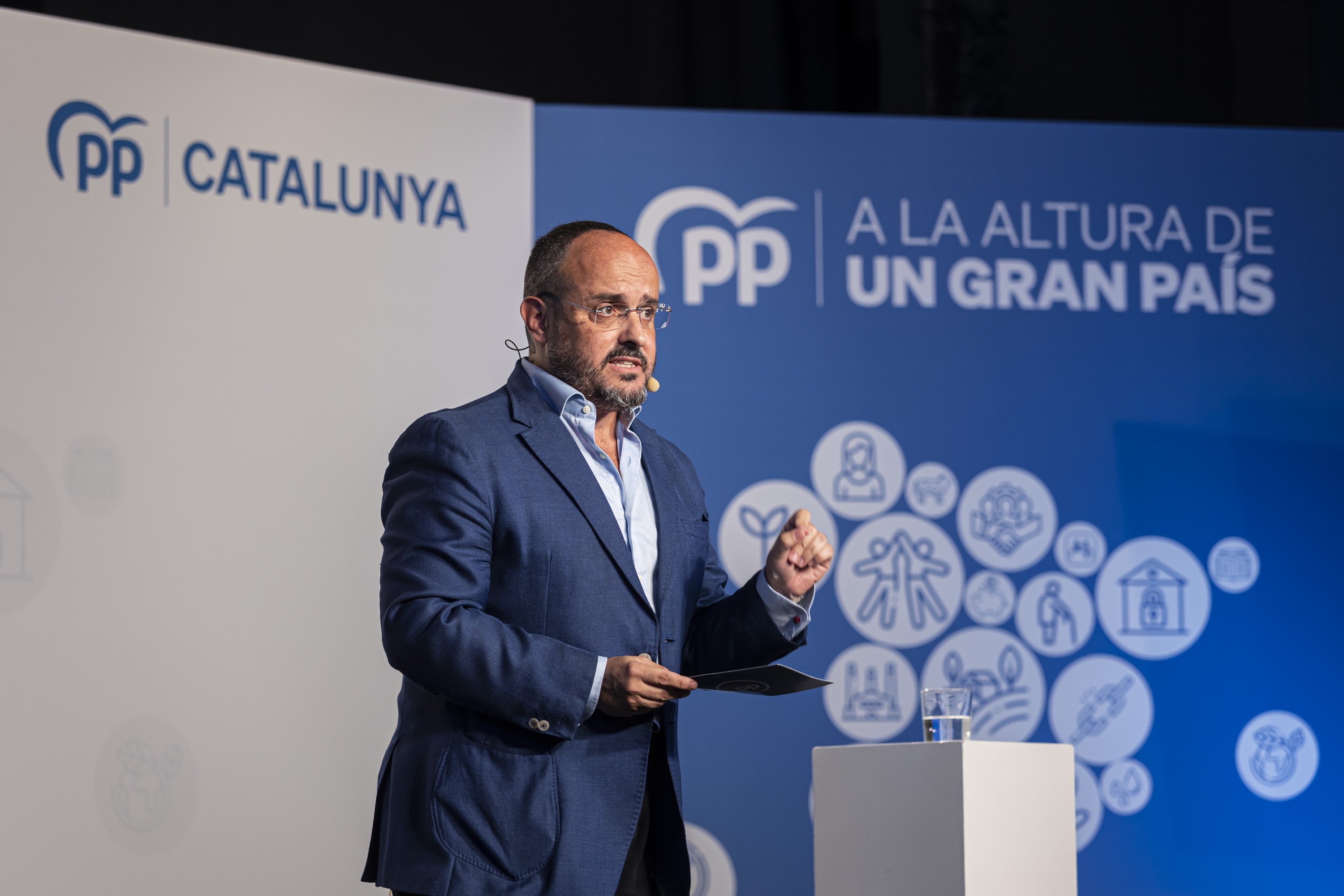 Alejandro Fernández (PP) justifica el pacte amb Vox al País Valencià: "No han matat ni segrestat ningú"
