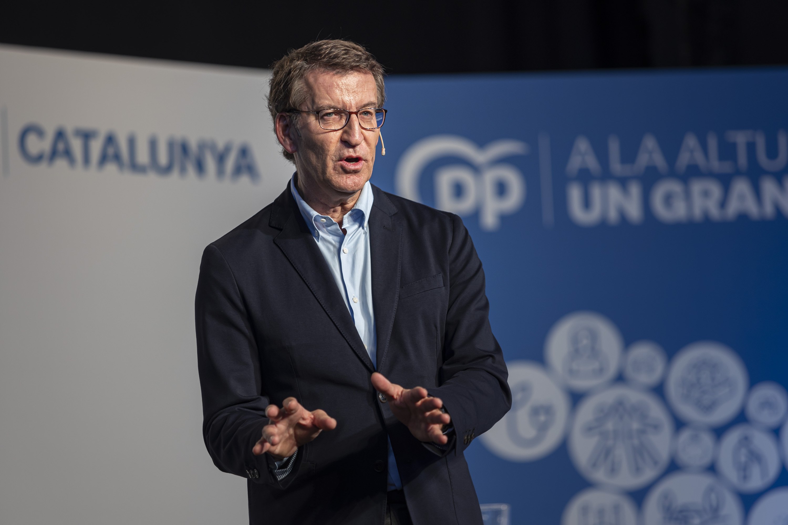 Feijóo contraataca amb una proposta que manté la sedició i condemna els referèndums