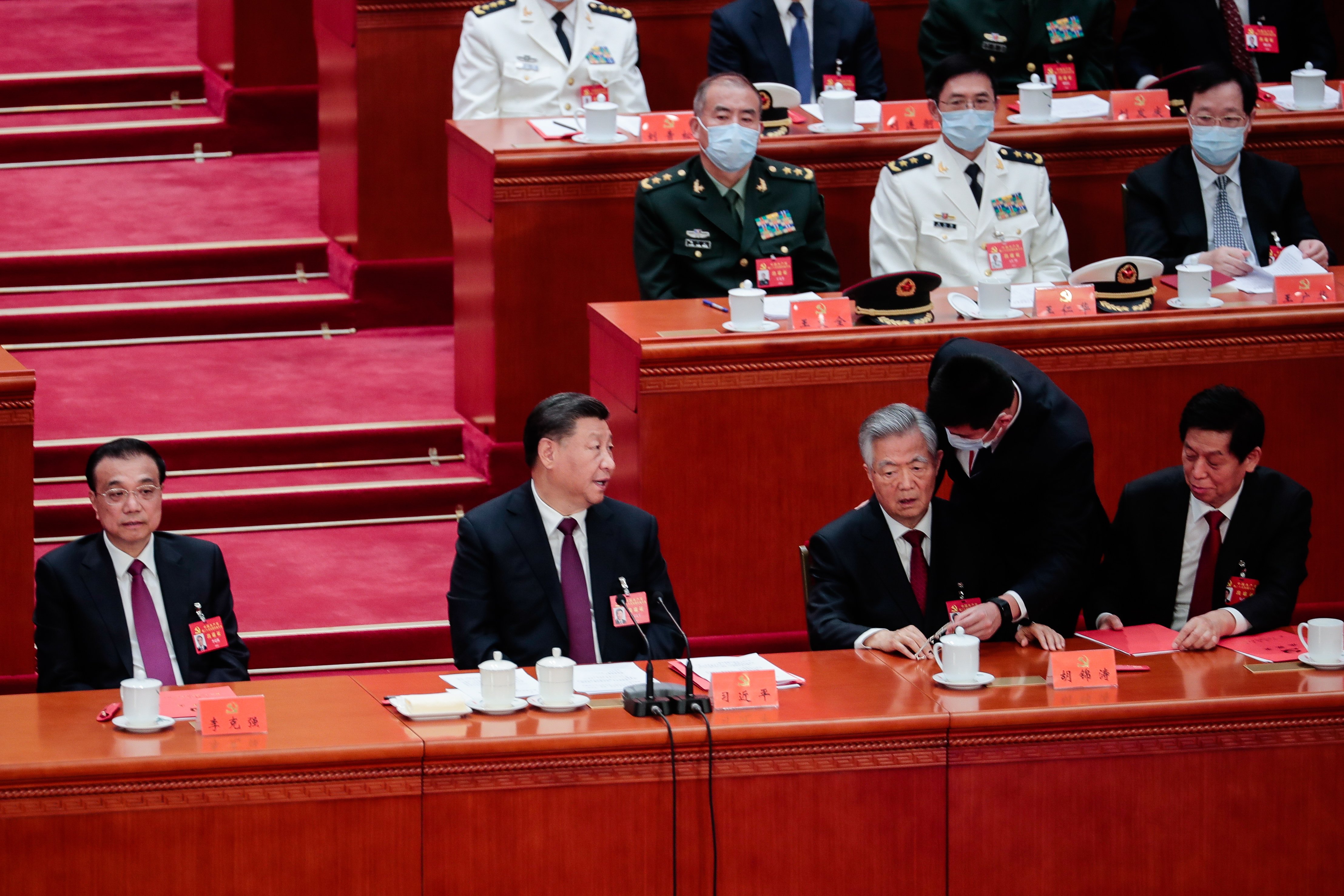 Xi Jinping se ancla en el poder fulminando y humillando a su predecesor, Hu Jintao