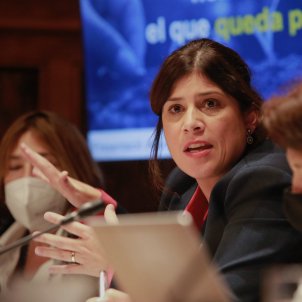 Geis reprocha a Nadal y Campuzano que hablen de "suicidio colectivo" y de "enfermedades infantiles"