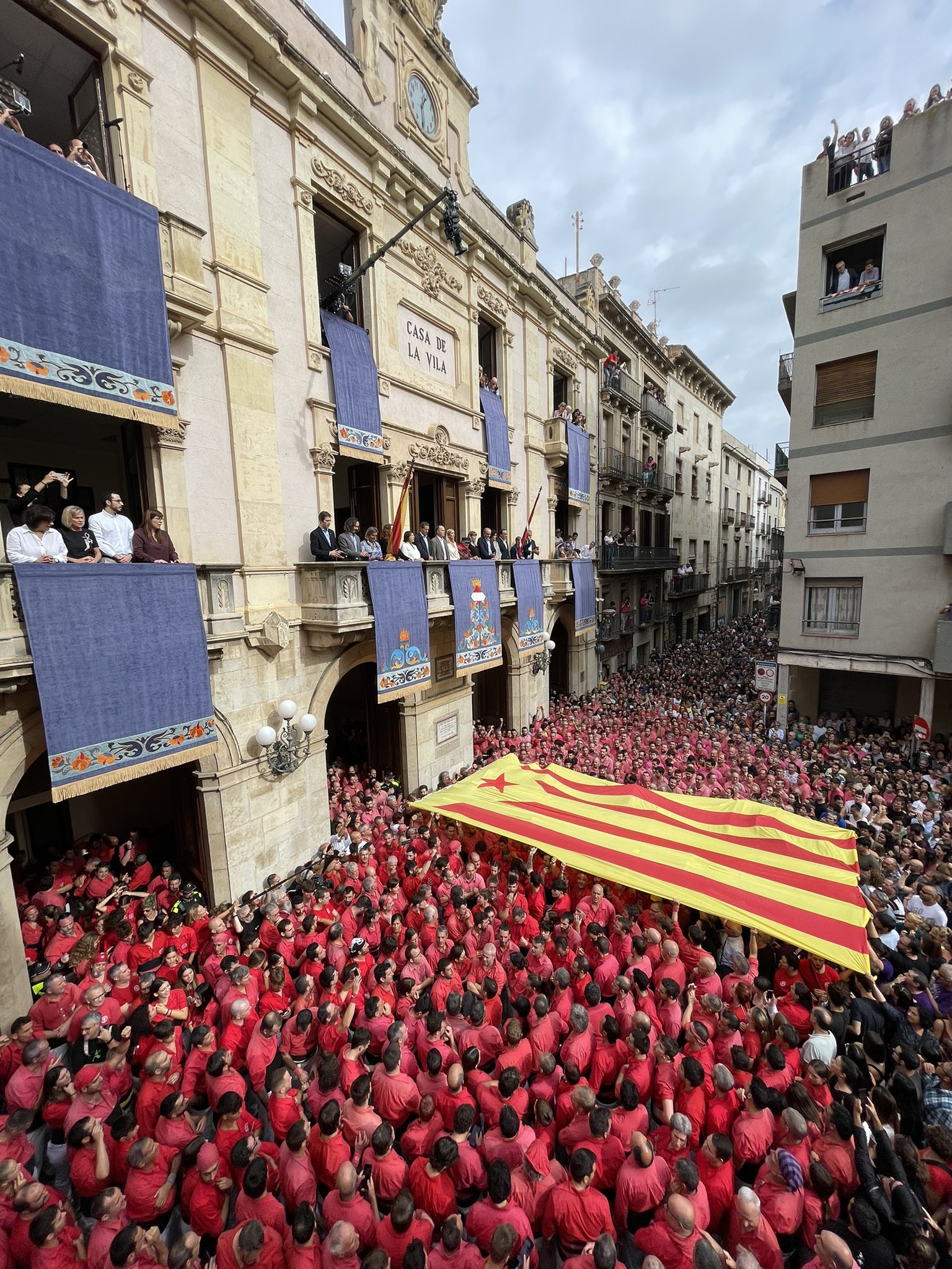 Gritos de independencia en la diada castellera de Valls