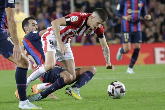 Sergio Busquets entrada Sancet Barça Athletic Club