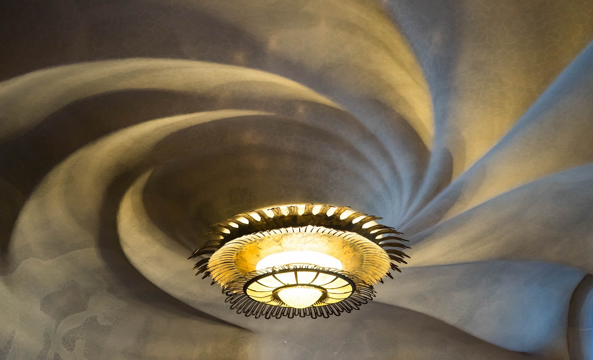 casa gaudi barcelona pixabay casa gaudi barcelona pixabay
