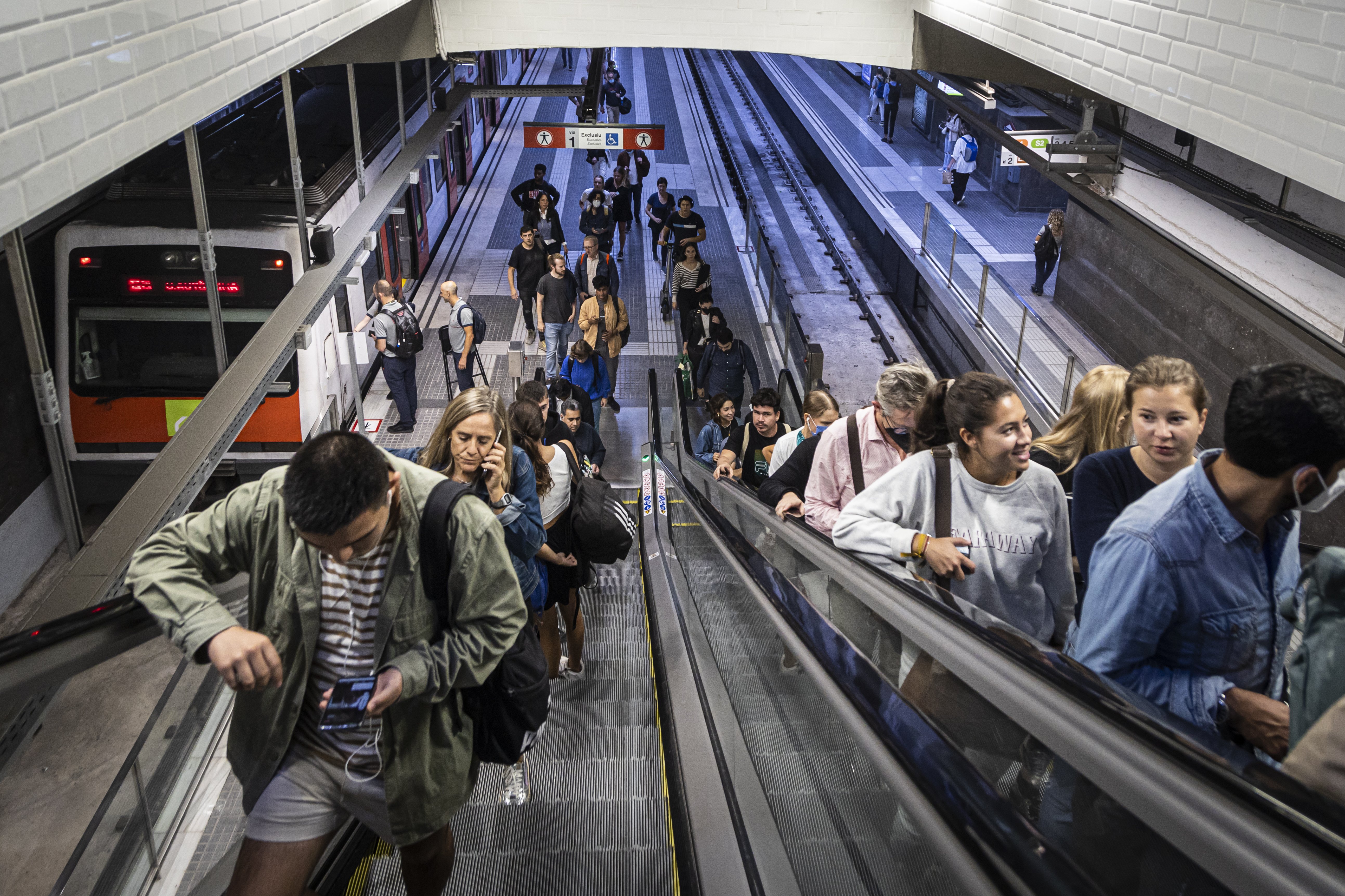 El transport públic de Barcelona supera els nivells d'ús prepandèmia