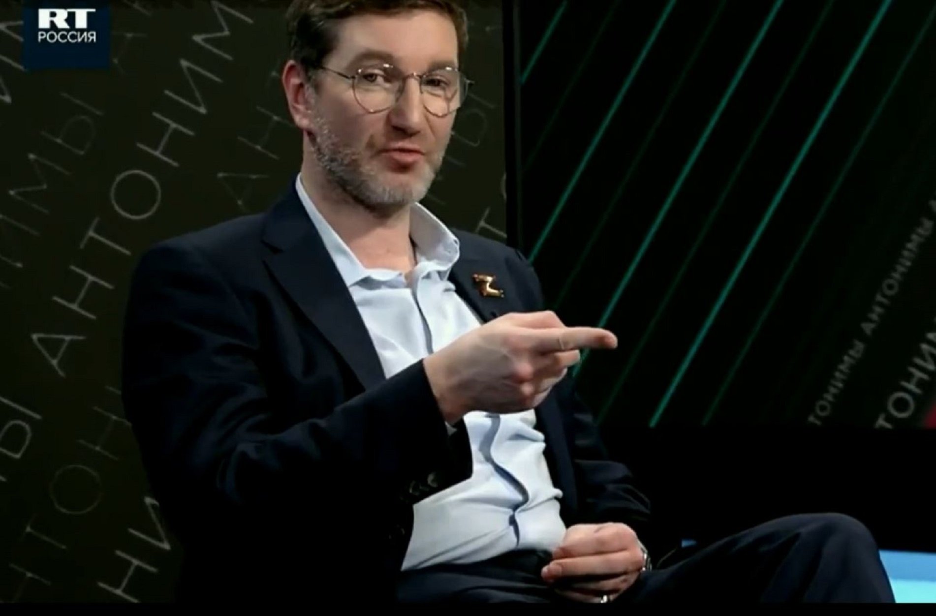 Suspenden a un presentador ruso por animar a matar niños ucranianos en directo