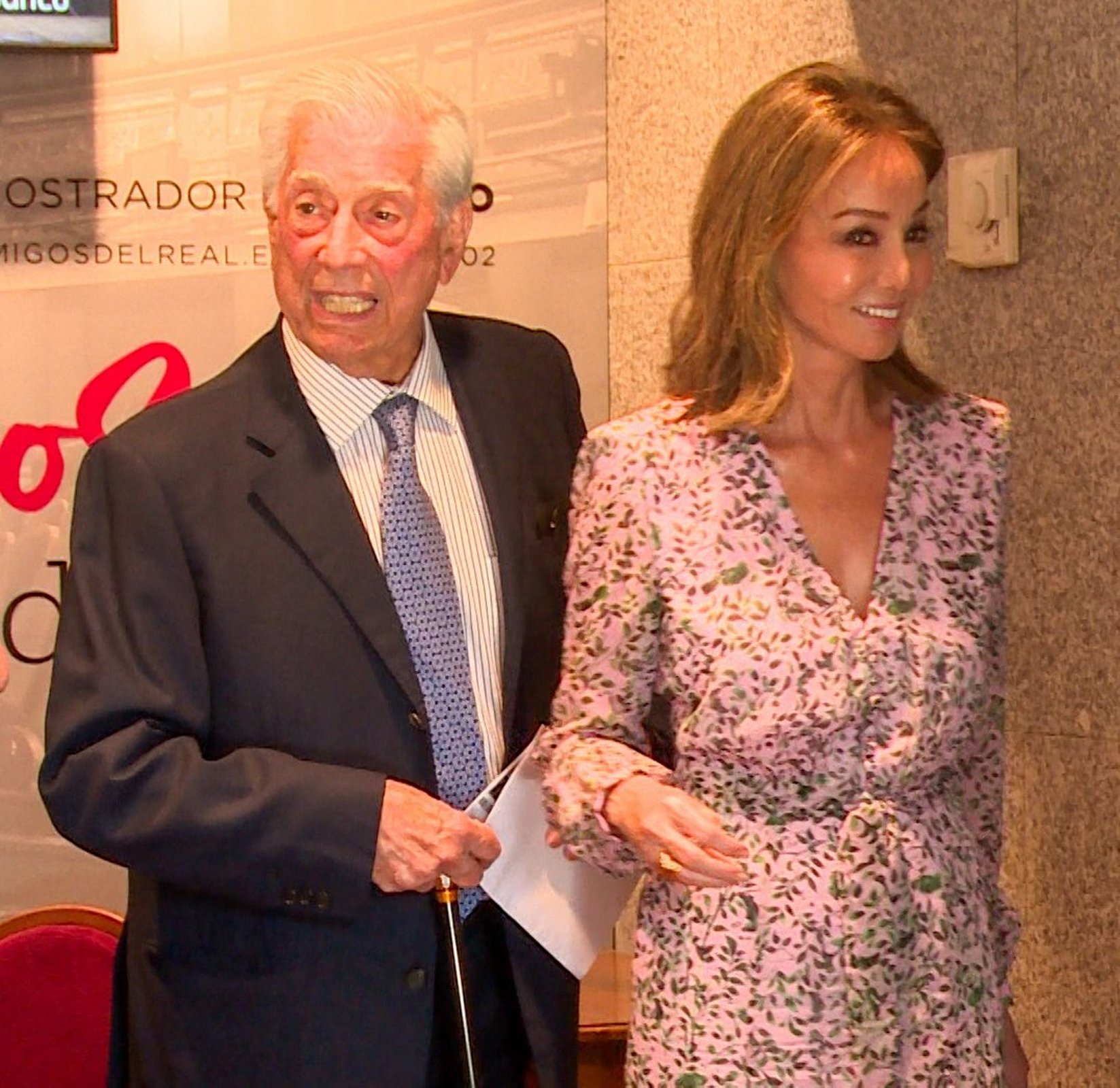 Mario Vargas Llosa amb Isabel Preysler somriure forçada GTRES