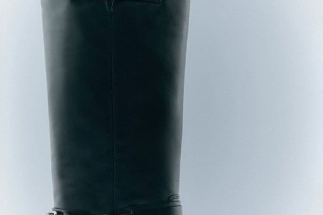 Bota alta biker de piel con hebillas1 Bota alta biker de piel con hebillas1