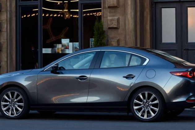 Mazda 3 Sportsedán1 Mazda 3 Sportsedán1