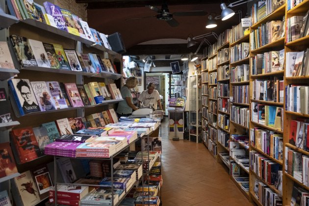 Tancament llibreria còmplice / Foto: Carlos Baglietto
