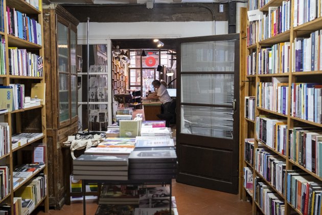 Tancament llibreria còmplice darrera / Foto: Carlos Baglietto
