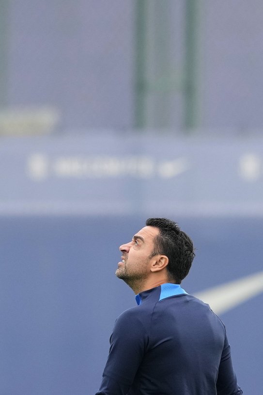 Xavi Hernández mira al cielo EFE Xavi Hernández mira al cielo EFE