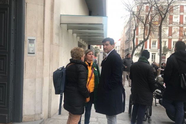 Alba Vergès Sergi Sabrià a la declaració Rovira Pascal Suprem / GL Alba Vergès Sergi Sabrià a la declaració Rovira Pascal Suprem / GL