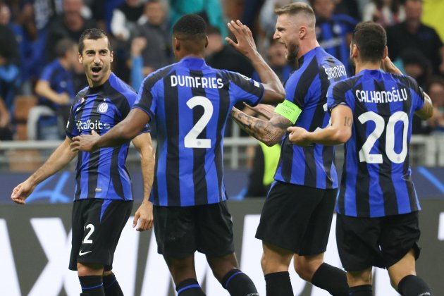 Dumfries Calhanoglu Mkhitaryan Inter Milà gol Champions League / Foto: EFE Dumfries Calhanoglu Mkhitaryan Inter Milà gol Champions League / Foto: EFE