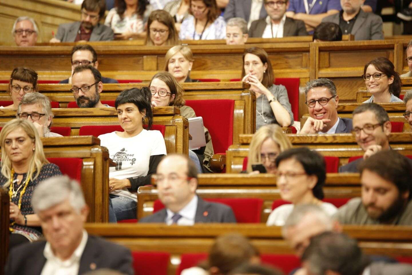 Bancades de CUP i PP, amb Gabriel i Albiol al capdavant, respectivament - Sergi Alcàzar