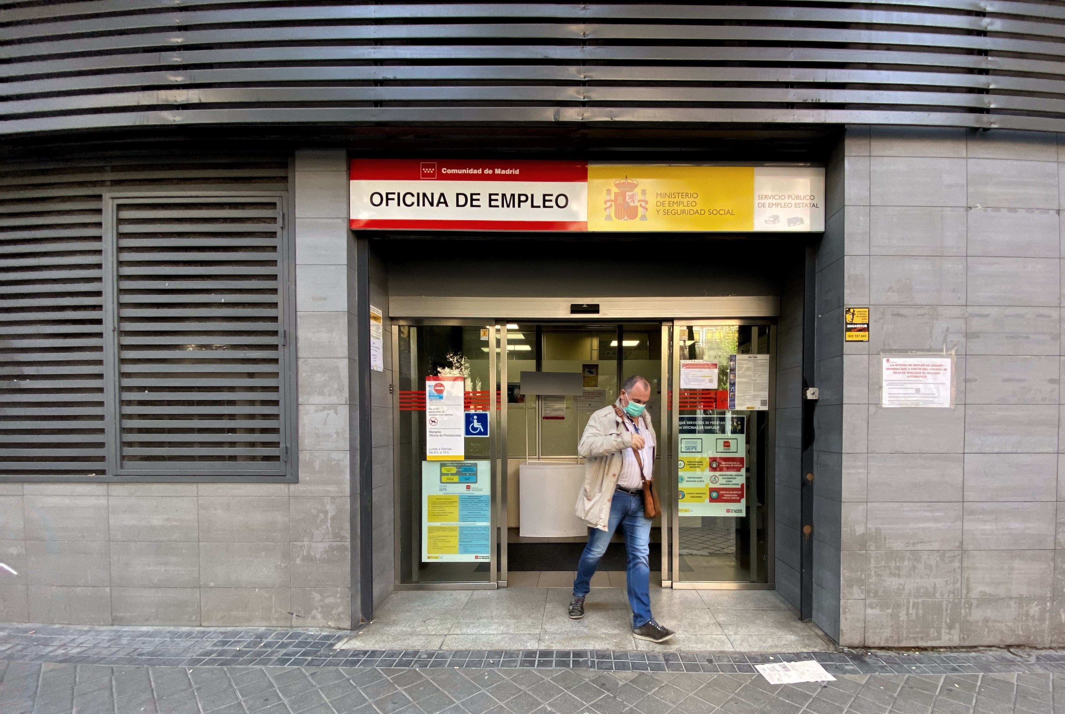 El paro baja en 27.027 personas en España, el mayor descenso en un mes de octubre