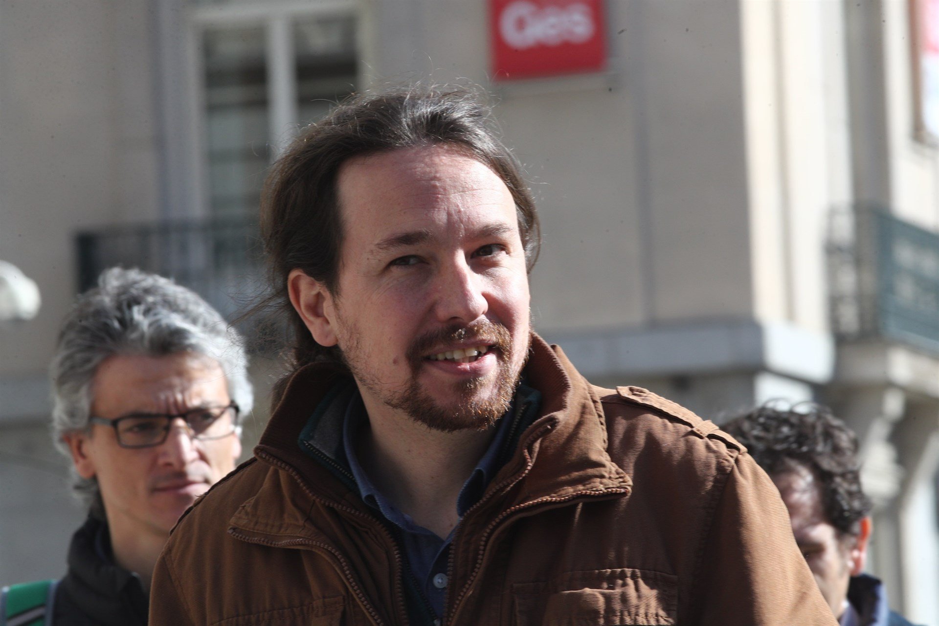 Pablo Iglesias se "enorgullece" de la escuela catalana