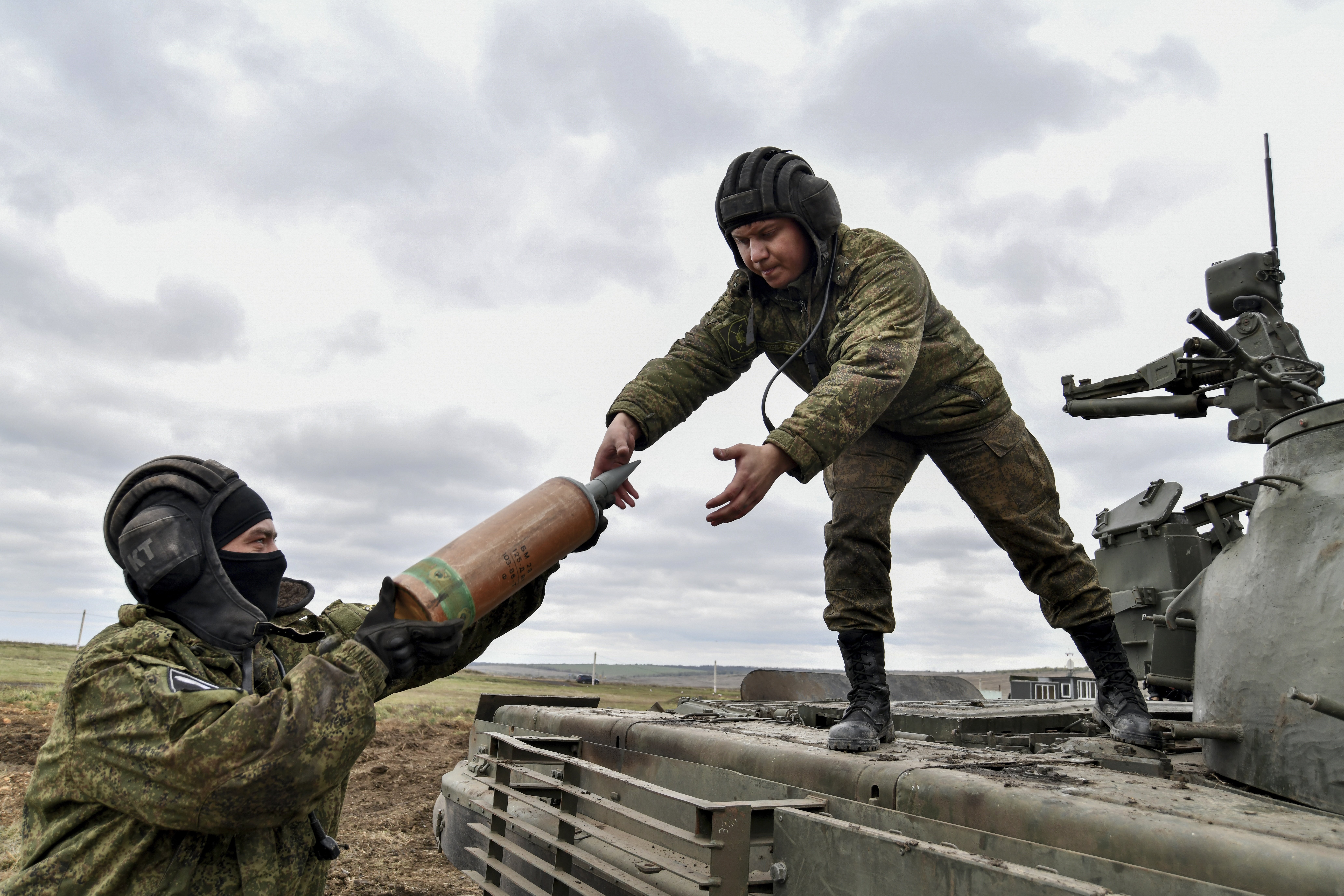 Kazajistán actualiza la doctrina militar y mira a Rusia de reojo
