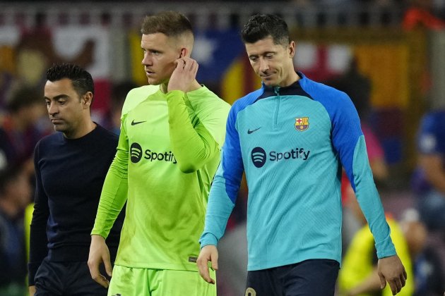 Xavi Hernández Marc-André Ter Stegen trist Barça / Foto: EFE