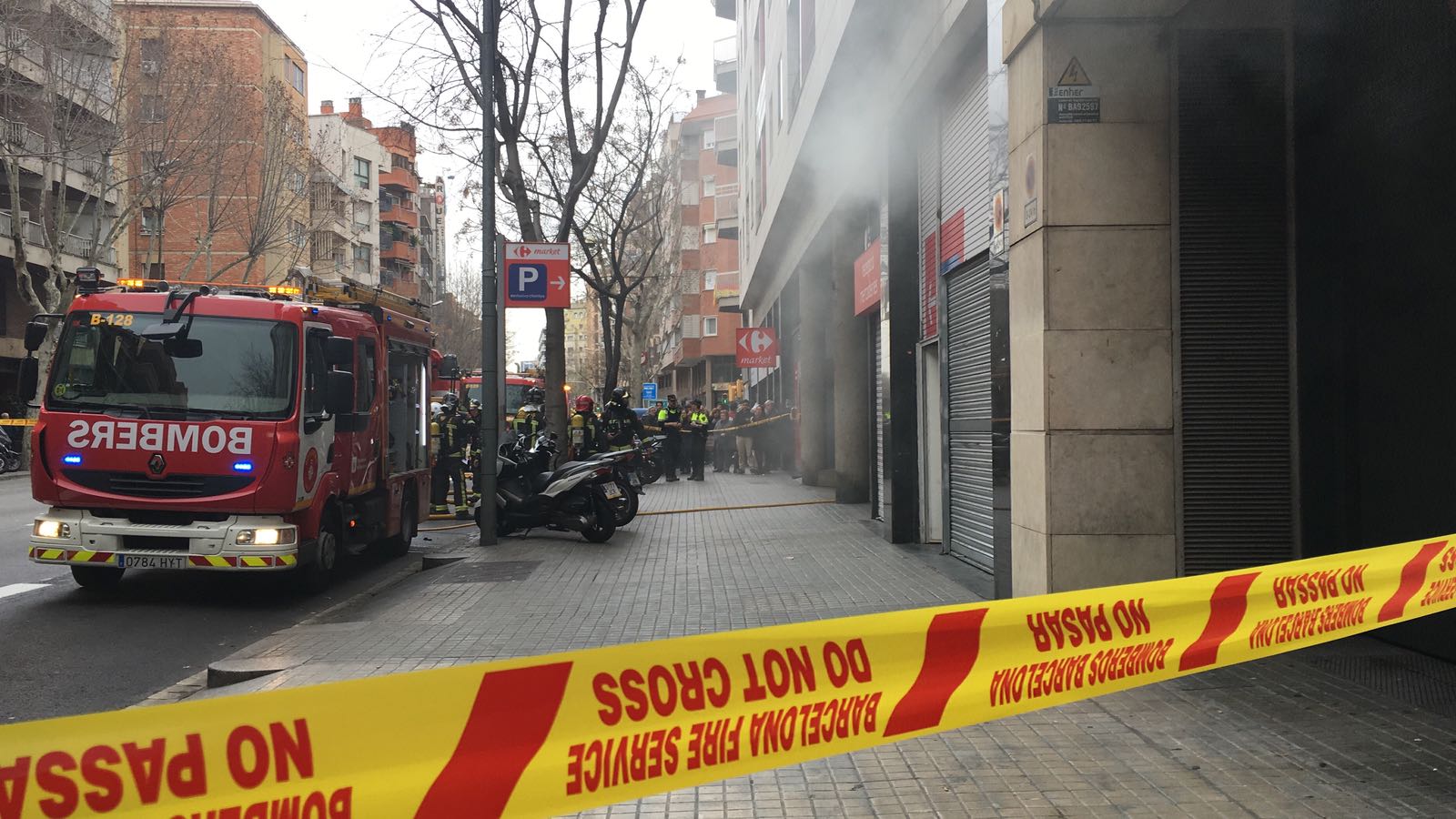 Alarma per un incendi al carrer Berlín de Barcelona