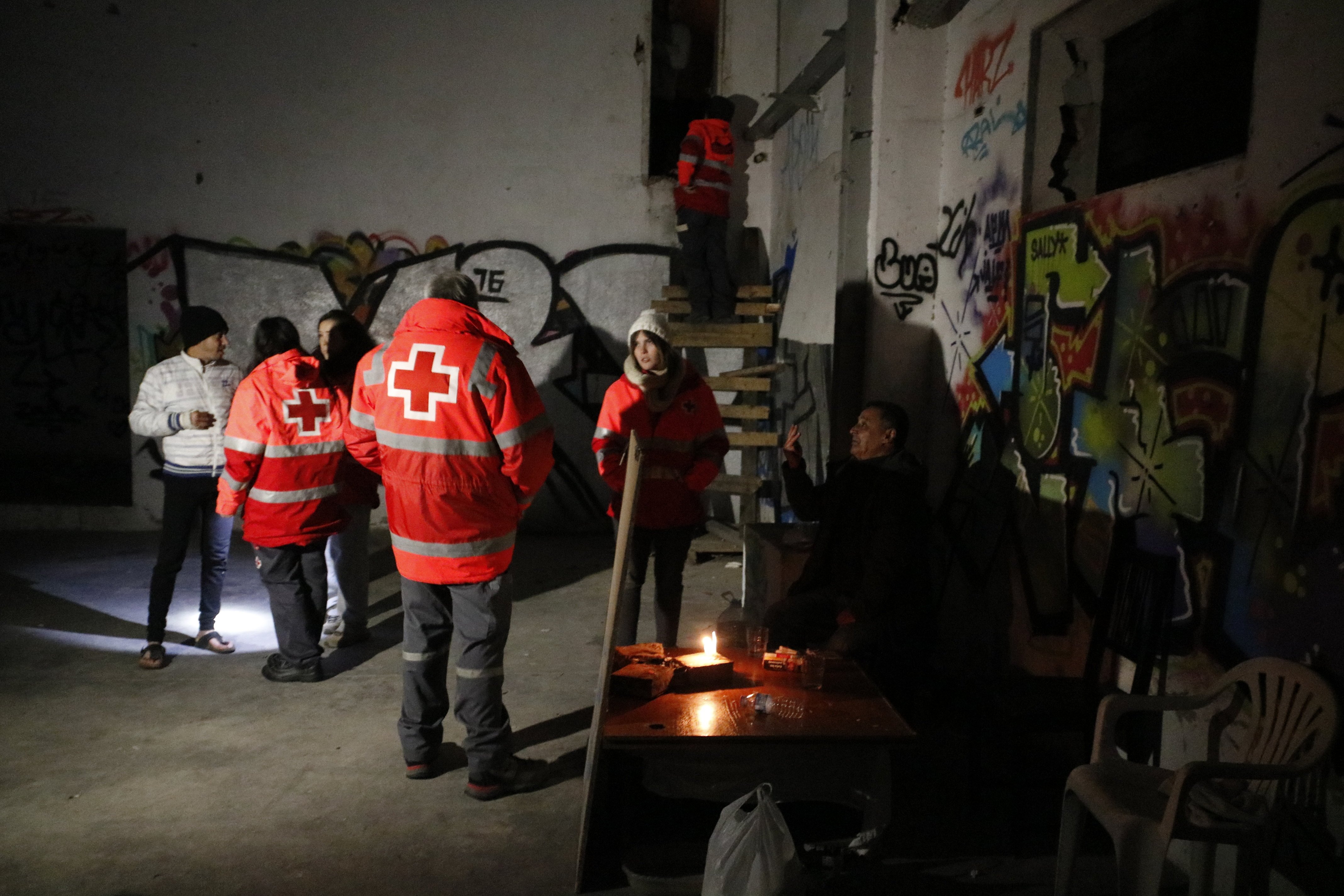 Creu Roja destina 10.000 euros per ajudar families gironines a pagar la llum