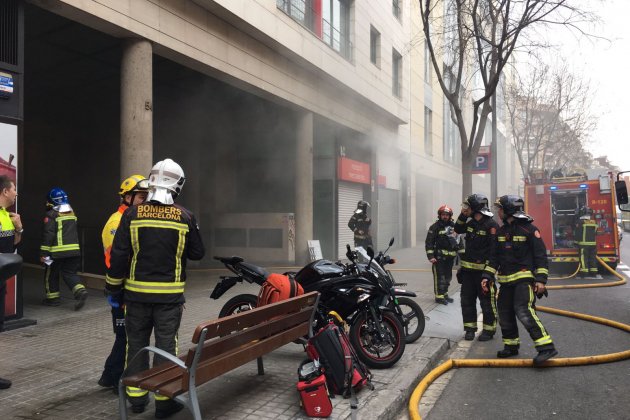 Bomberos Berlín fastidia|mete a Marta EM