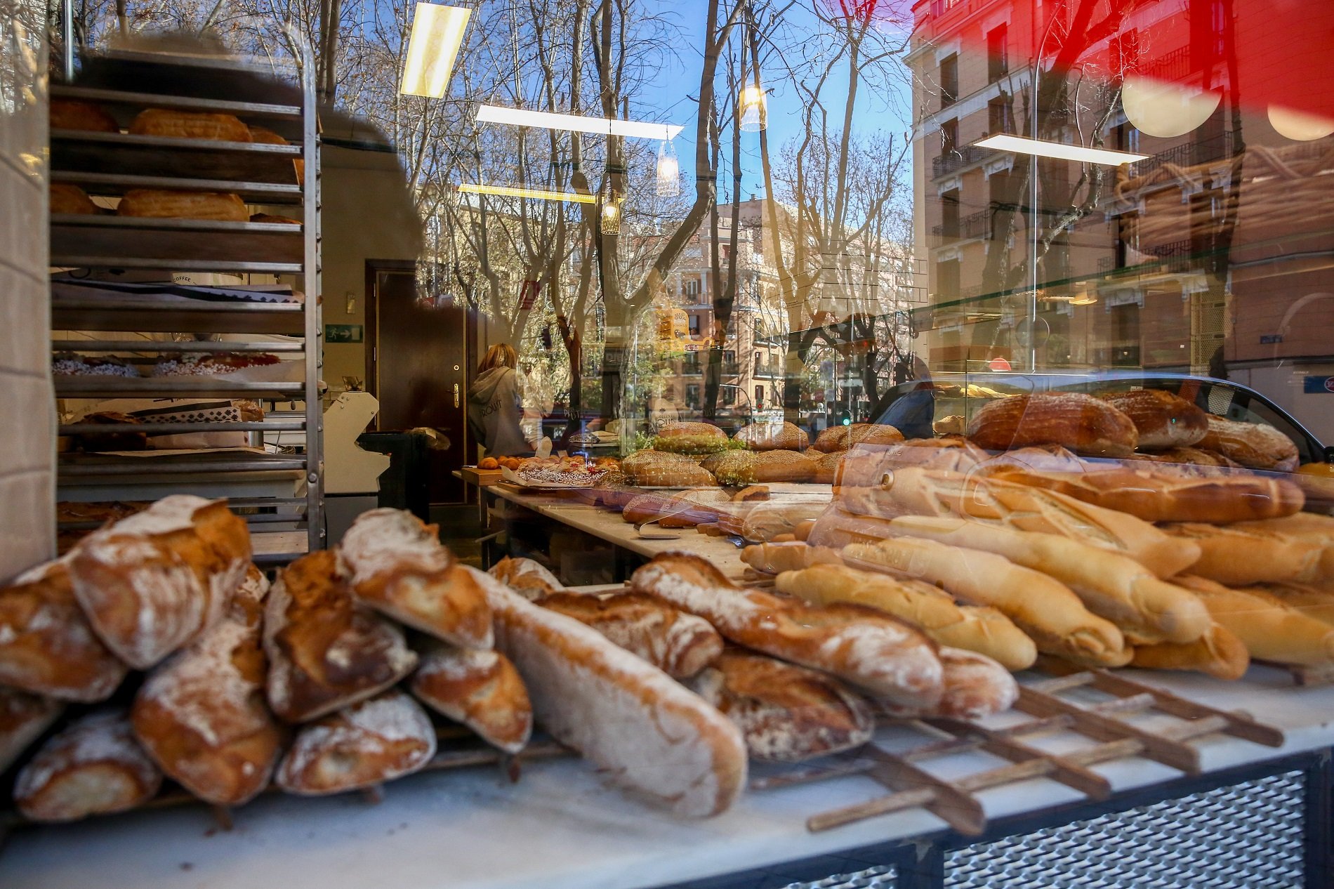 Los panaderos catalanes apagan sus hornos en protesta por el precio de la luz
