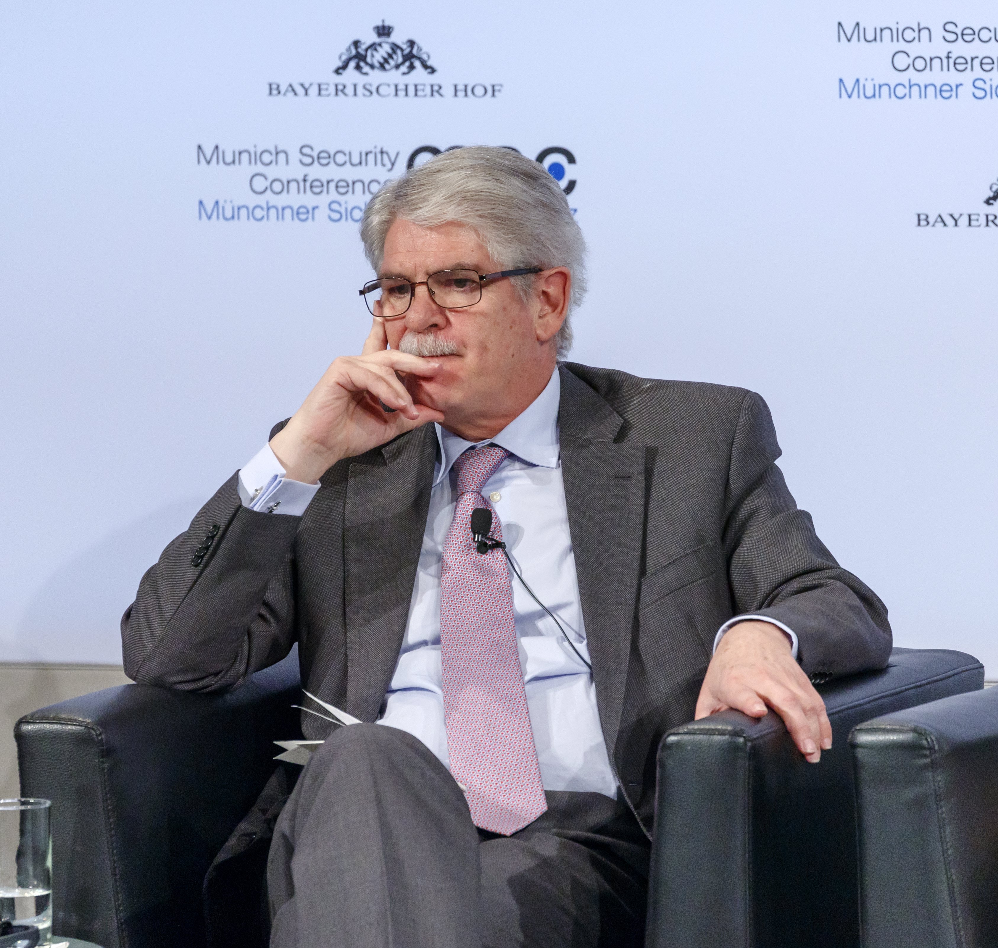 La fórmula de Dastis para acabar con los nacionalismos