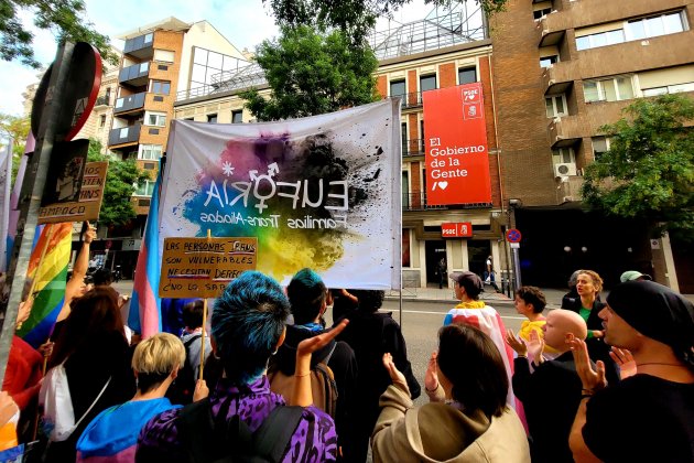 Protesta llei trans seu PSOE / Europa Press Protesta llei trans seu PSOE / Europa Press