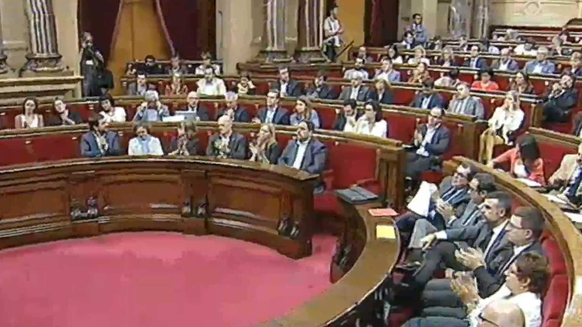 Vídeo: El tímid aplaudiment de Vila a les referències a Feijóo