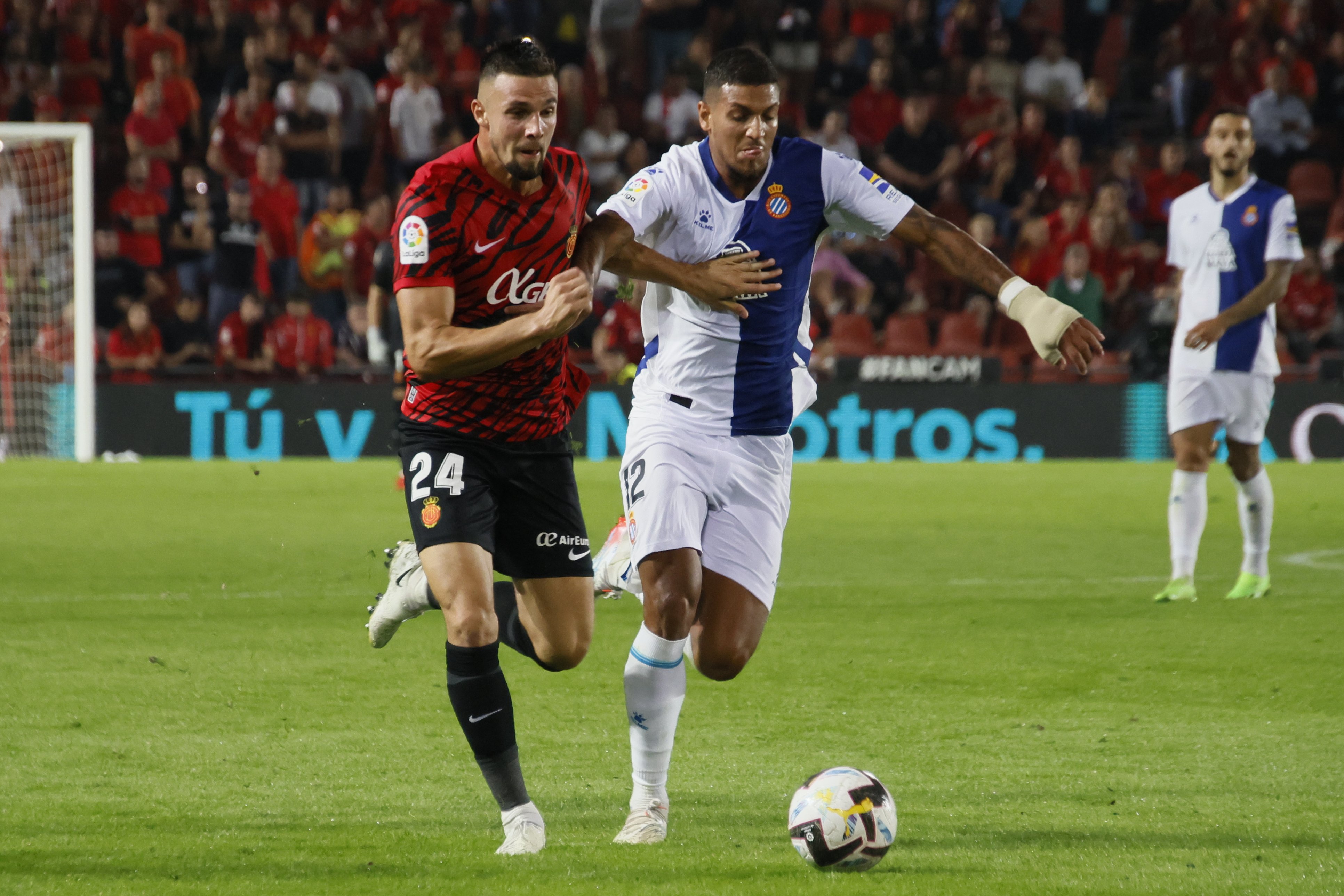 L'Espanyol salva un punt contra el Mallorca en un partit que acaba amb polèmica (1-1)