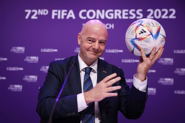 Al Rihla balón Mundial Qatar Infantino / Foto: Europa Press - Christian Charisius