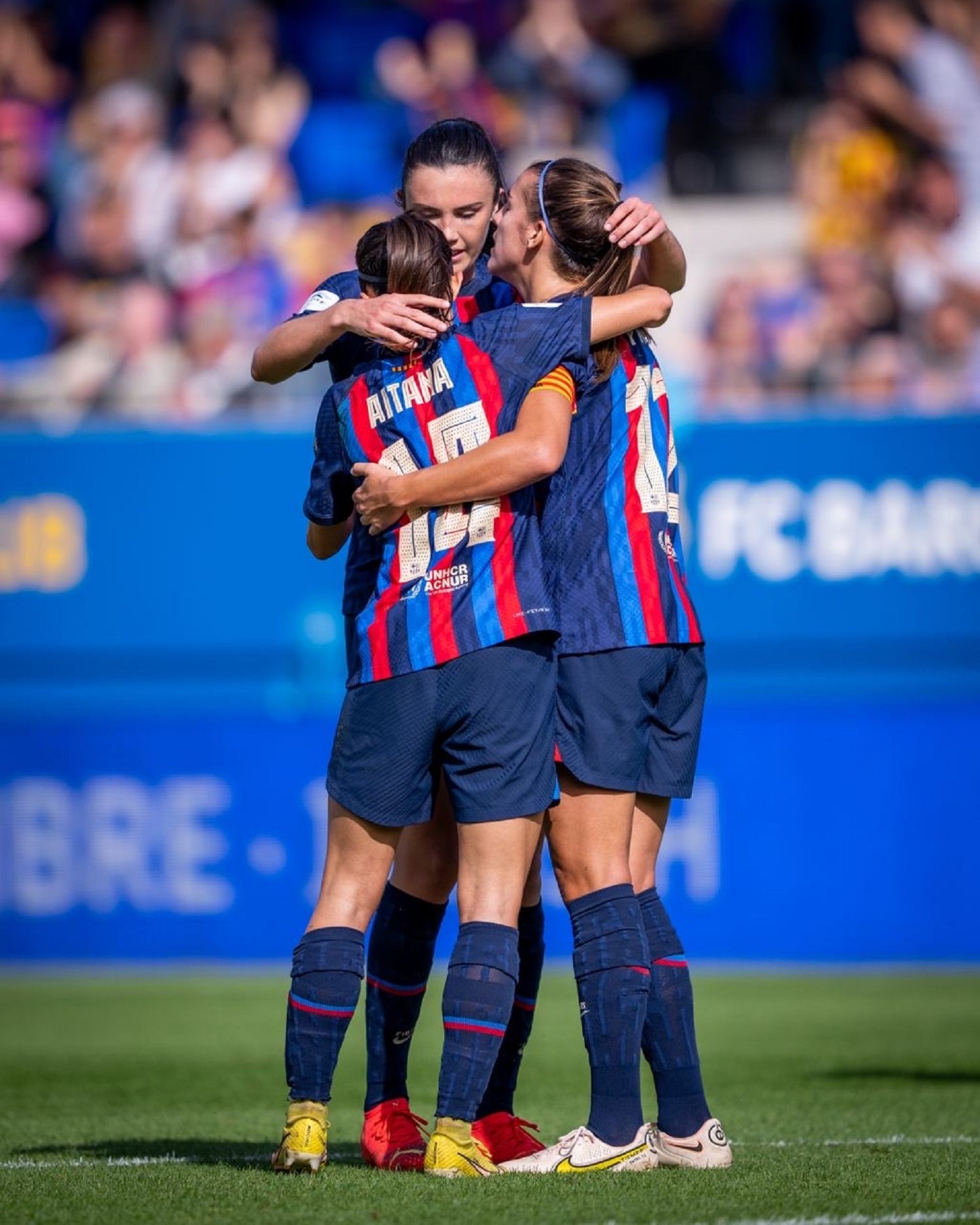 Engen i Aitana refermen el liderat del Barça femení davant el Llevant (2-1)