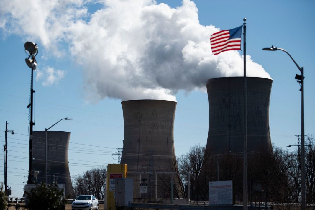 Estados Unidos construirá 300 nuevas centrales nucleares para garantizar su independencia energética