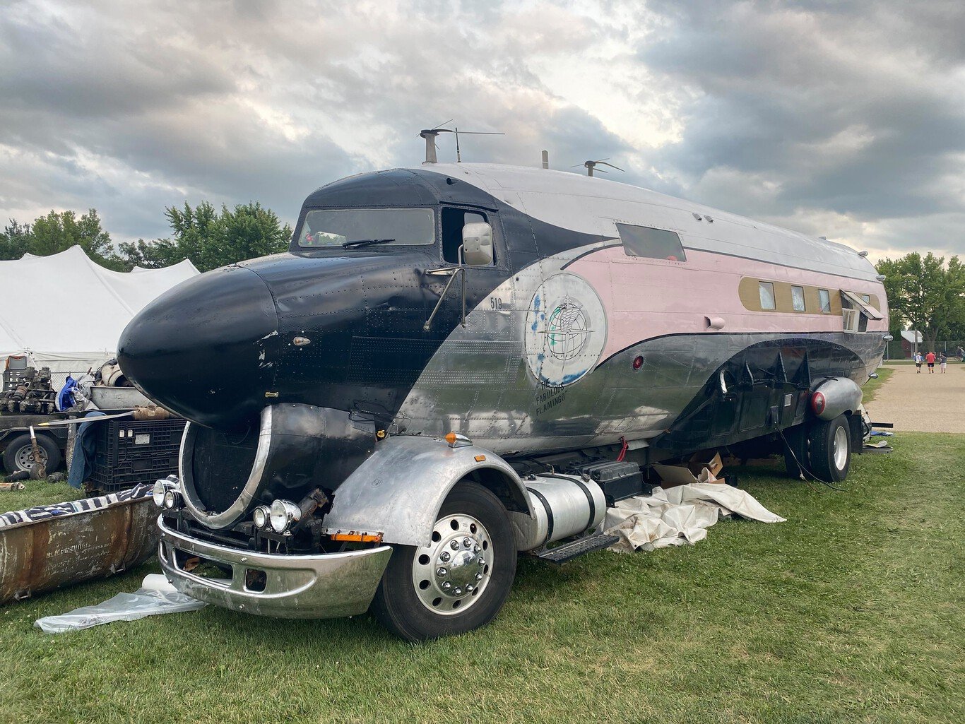 D'avió a autocaravana: bricolatge extrem