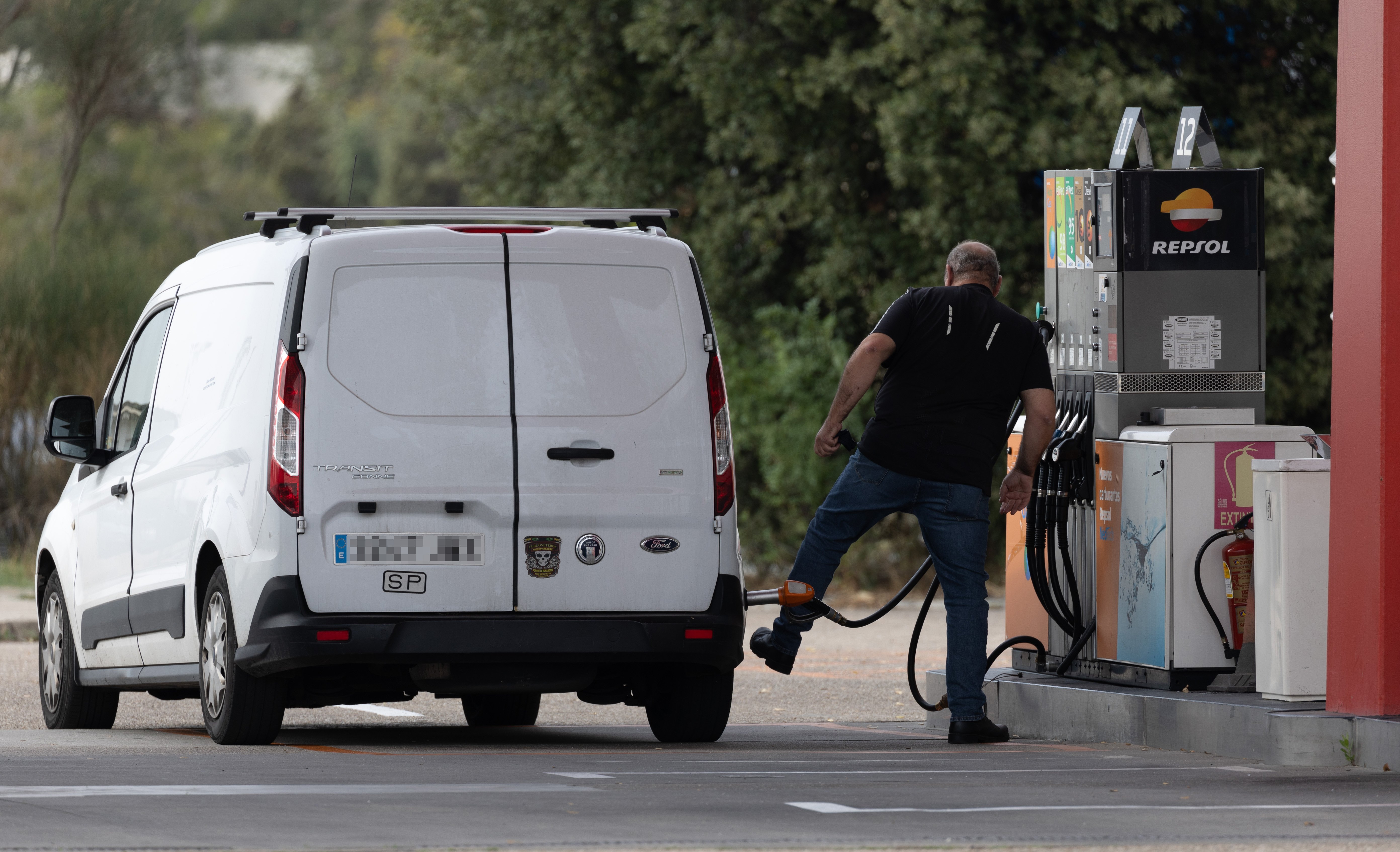 Alarma pel dièsel: risc d'escassetat i el preu del litre voreja els 2 euros