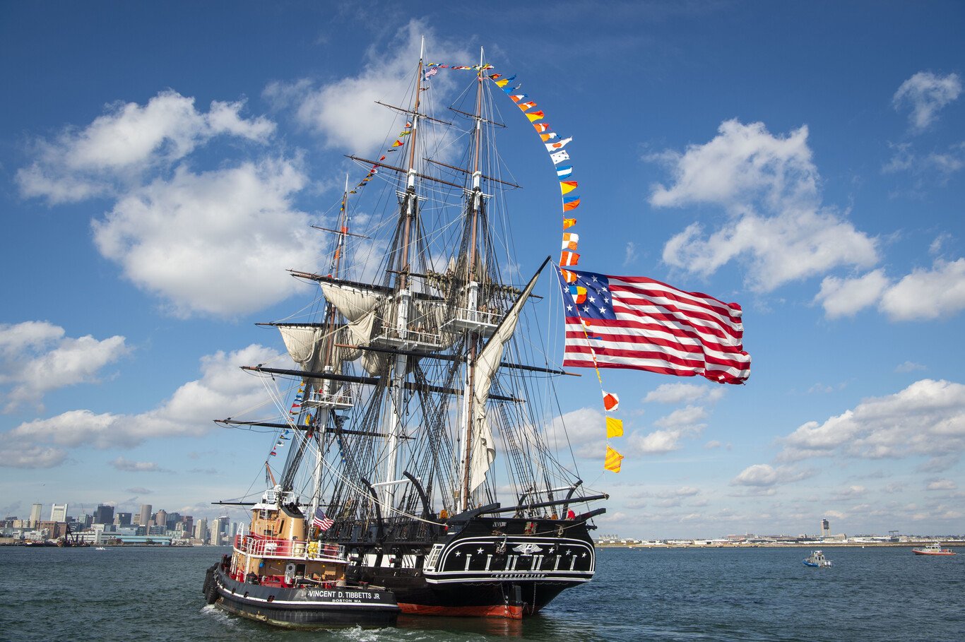 El vaixell de guerra més antic en servei és nord-americà i té 225 anys