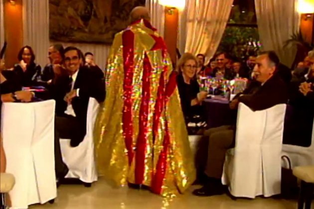 Jordi Pujol con Estelada|Estrellas TV3 Jordi Pujol con Estelada|Estrellas TV3