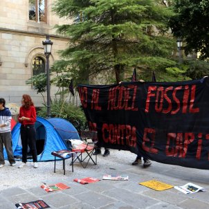 Estudiants ocupen la Universitat de Barcelona per denunciar la crisi climàtica