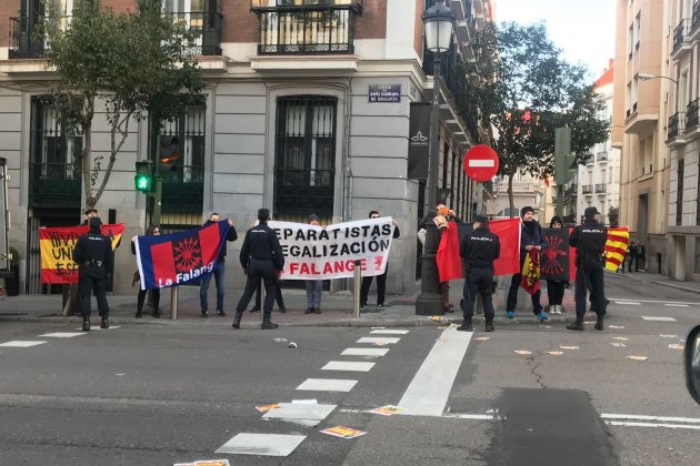 manifestants feixistes contra mas i lloveras   Gemma Liñán