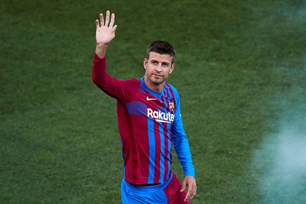 Gerard Piqué saluda Barça / Foto: EFE - Alejandro García