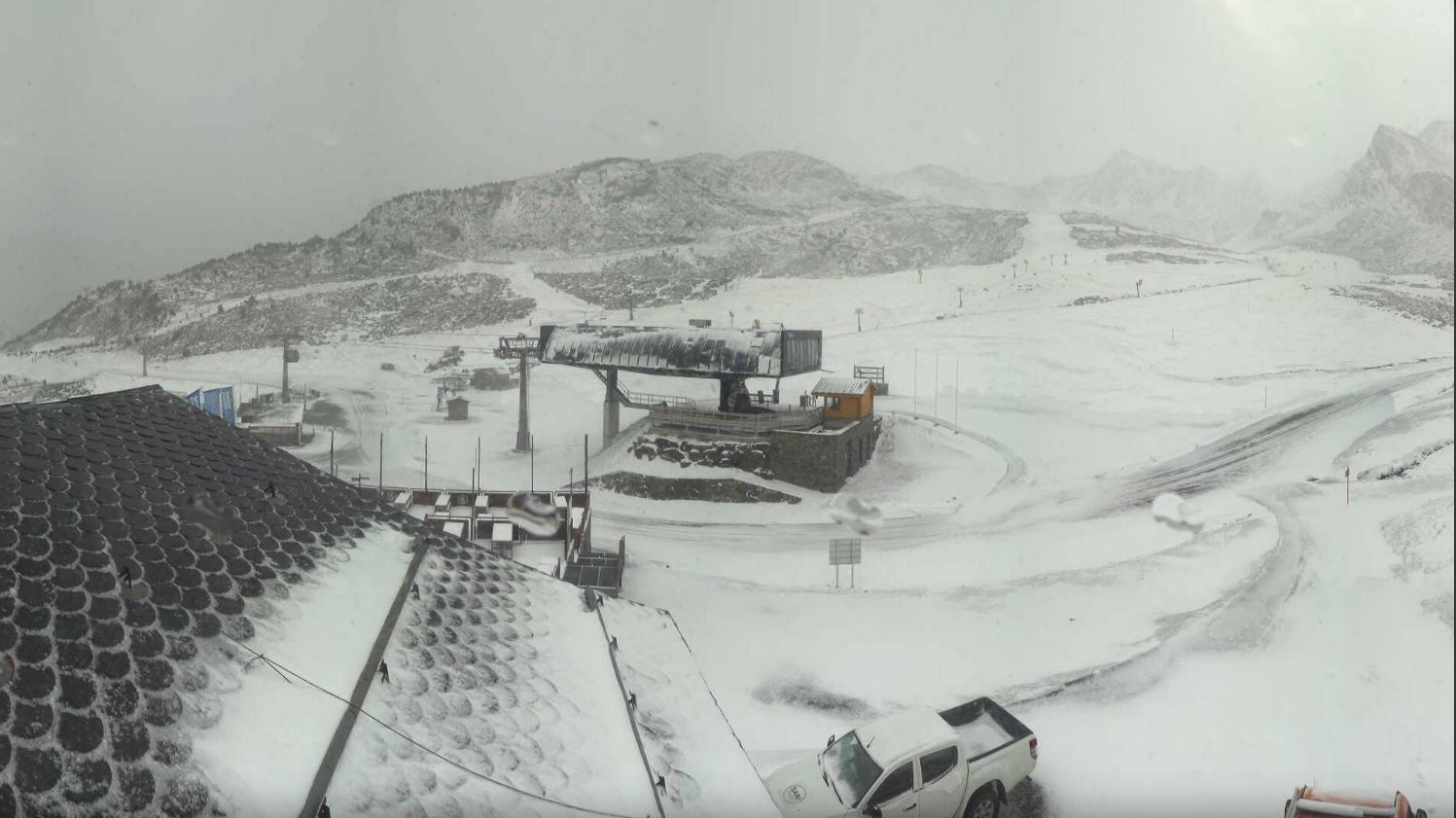 Primera nevada en el Principado de Andorra Foto @MeteoAnd OECC Twitter Primera nevada en el Principado de Andorra Foto @MeteoAnd OECC Twitter